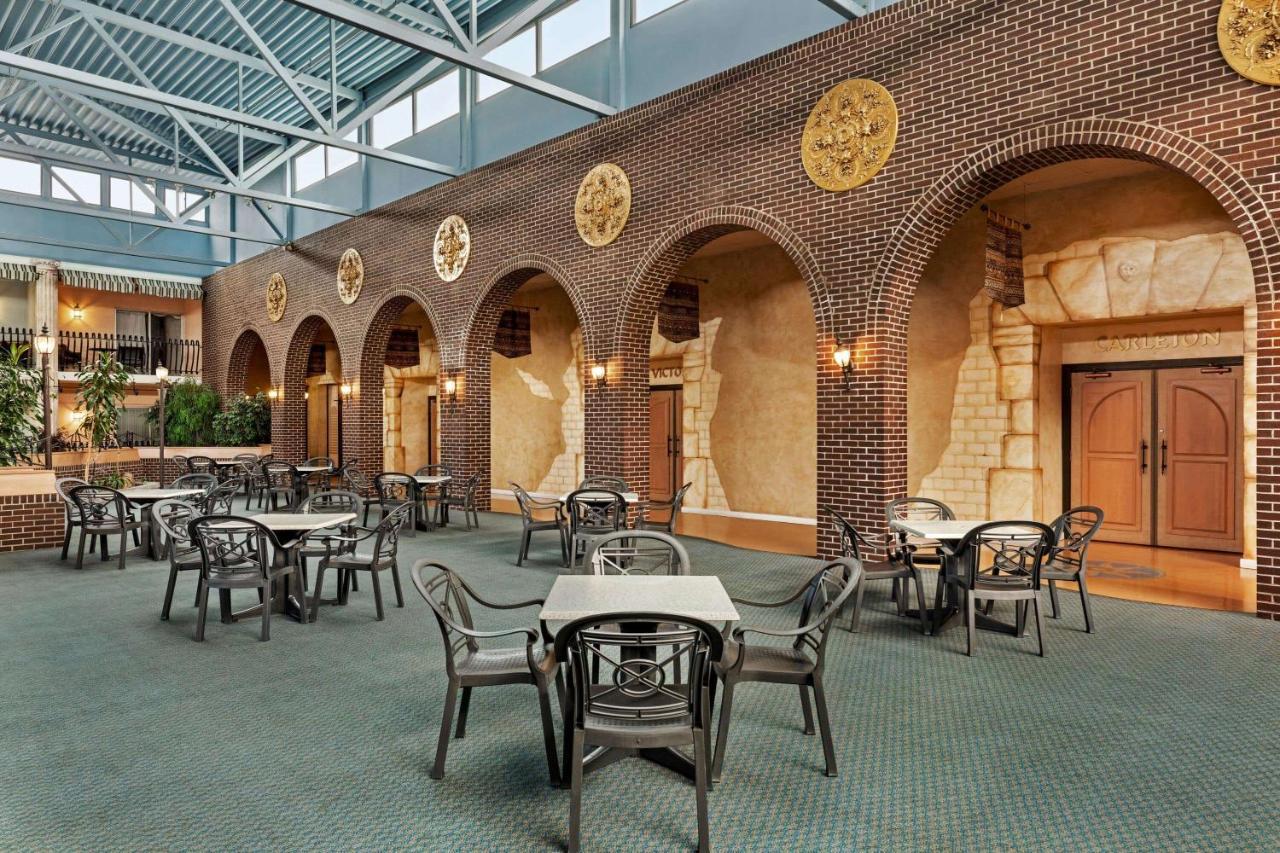 Ramada By Wyndham Fredericton Hotel Luaran gambar